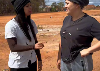 T1401008 Mendiga entrou escondida no carro de um milionário… sem imaginar o que ia acontecer part 2