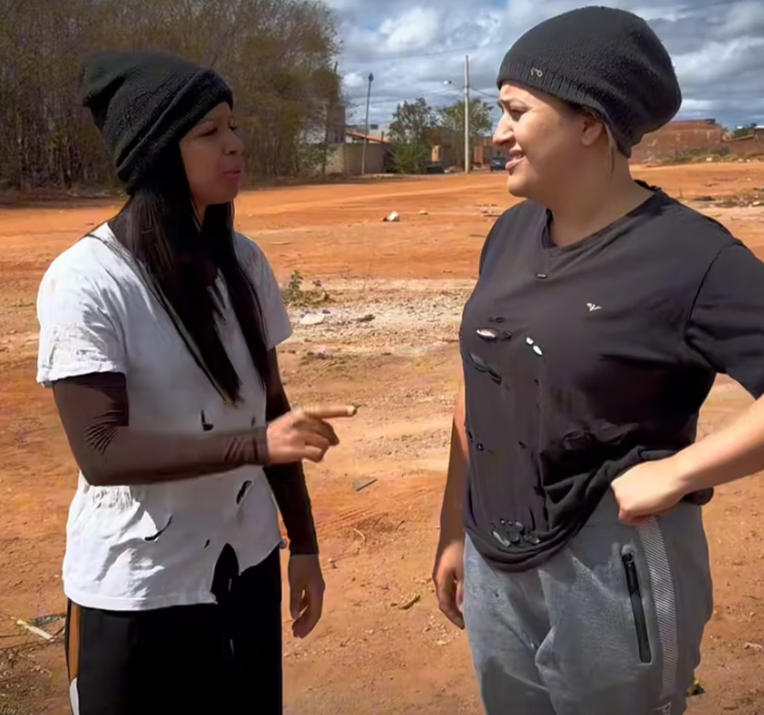 T1401008 Mendiga entrou escondida no carro de um milionário… sem imaginar o que ia acontecer part 2