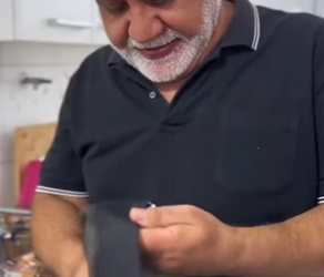 T0329009 Enquanto lavava a roupa, ela encontrou algo no bolso dele que mudou tudo part 2