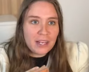 T0407003 Ele pegou metade do salário só por indicar a vaga ao colega part 2