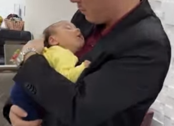 T0832002 Por causa do marido, a mulher trocou a própria filha por um menino… decisão chocante 😔 part 2