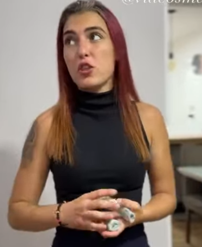 T0832011 Aniversariante recebe um bolo com mil reais escondidos dentro 🎂💰 part 2