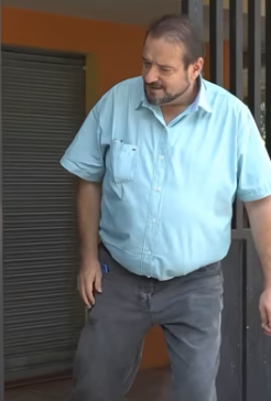 T0643008 Mulher bondosa reencontra o filho que havia perdido e emociona a todos part 2