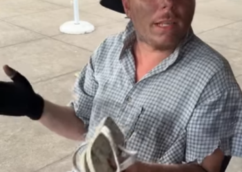 T0802004 Ela humilhou um morador de rua sem imaginar quem ele realmente era 😮 part 2