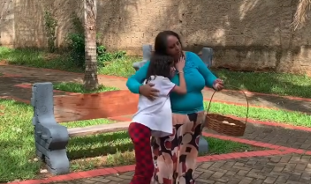 T1301003 Ele Recebeu Uma Grande Recompensa Por Salvar Uma Menina part 2