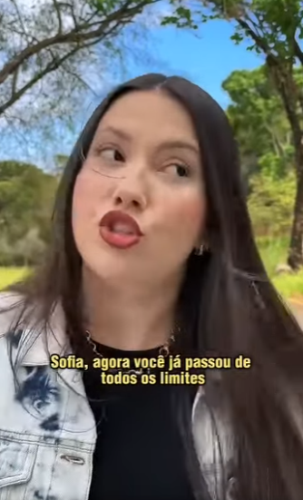 T1404008 Ela Tinha Uma Prima Muito Arrogante part 2