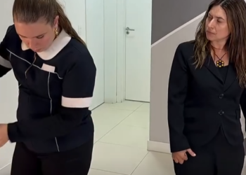 T0733004 A patroa não aceitou o presente da funcionária… olha o que vai acontecer part 2