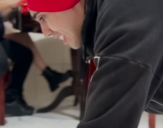 T0530019 Esse menino fingia ser filho só pra ficar na casa… até que tudo veio à tona 😬🏠 part 2