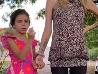 T0112032 Homem se recusa a dar trabalho a uma grávida, mas a própria mãe o coloca no lugar part 2