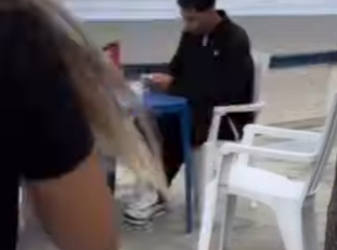 T0500003 Ela prendeu o avental no carro e acabou vivendo um amor inesperado — PARTE 2