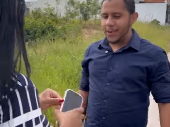 T1701008 Ela se achava porque o namorado lhe deu um celular, mas a felicidade durou pouco — PARTE 2