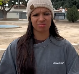 T1413007 Mendiga aceita fingir ser esposa de milionário final inesperado part2