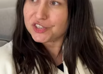 T0733002 Ela deu um presente à funcionária e depois a acusou injustamente part 2