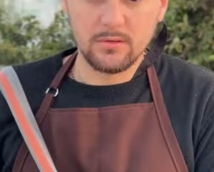 T0412022 Ele pediu um picolé olha como foi tratado part2