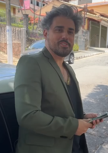 T0802006 Milionário põe prova muitas mulheres para encontrar amor da sua vida PART 2