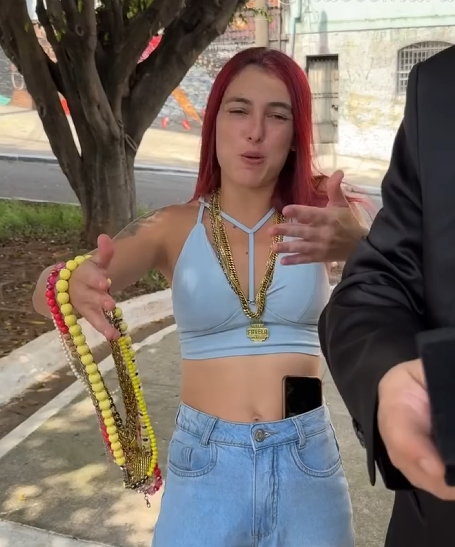 T0802004 Ele trocou Sua noiva milionária por uma humilde vendedora PART 2