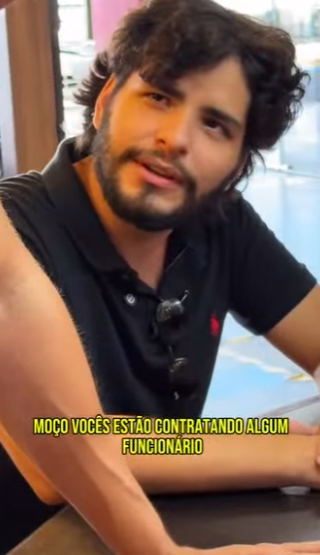 T0512005 virou garçonete por um dia acabou se apaixonando! part2