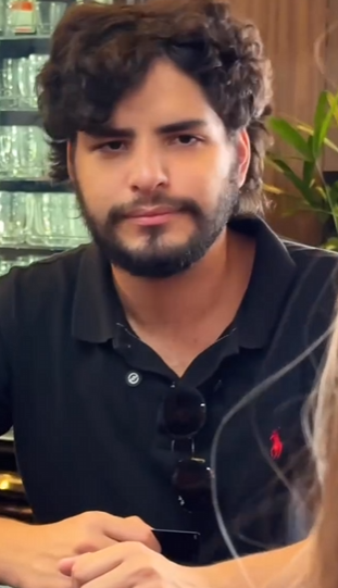 T0512007 virou garçonete por um dia acabou se apaixonando! part2