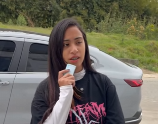 T0602014 Disse pra ela que comprou um terreno pra fazer uma casa, olha que ela fez PART 2