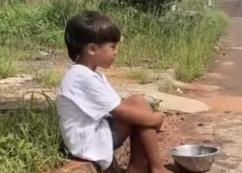 T0622001 Nunca ajudou pobre menino de rua, até que aprendeu uma grande liçao part2