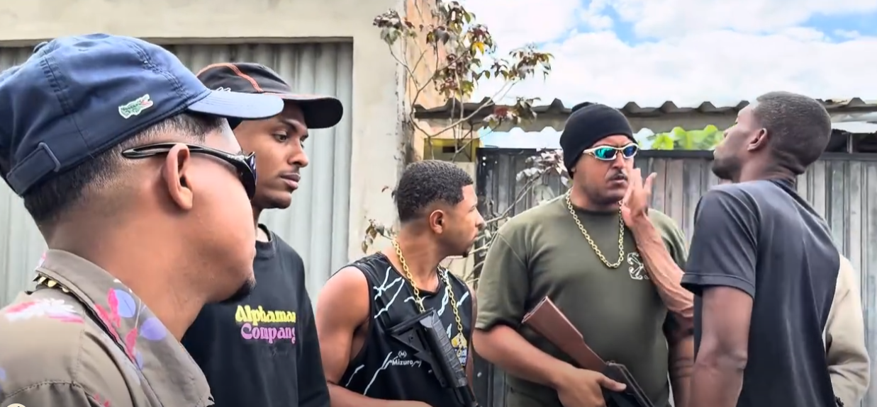 T0305001 VAPOR FOI “ELIMINADO” PELO FRENTE DA FAVELA part 2