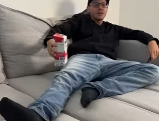 T0733005 Esse amigo folgado foi junto na lua de mel… olha o que aconteceu part 2