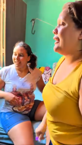 T1035003 Essas meninas viram algo que não deviam part 2