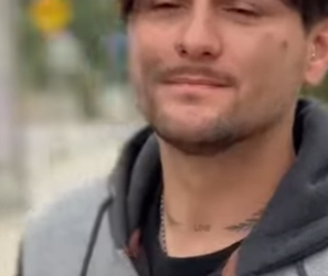 T0733005 Ele precisava de ajuda em um momento difícil… veja o que ela fez part 2