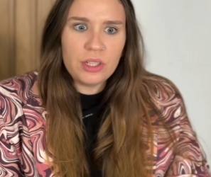 T0407004 Um funcionário com fome e o chefe vivendo no luxo… veja o contraste part 2