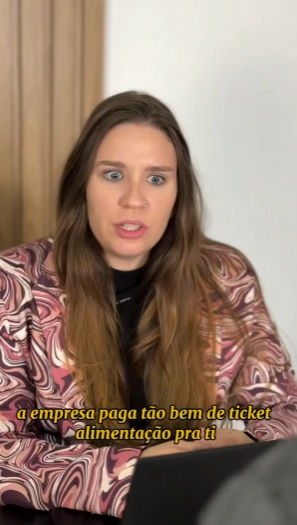 T0407004 Um funcionário com fome e o chefe vivendo no luxo… veja o contraste part 2