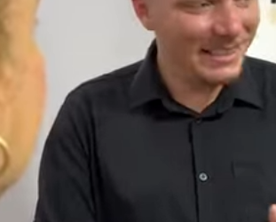 T0832005 Ele pediu para a funcionária fingir ser sua esposa… o motivo vai te surpreender part 2