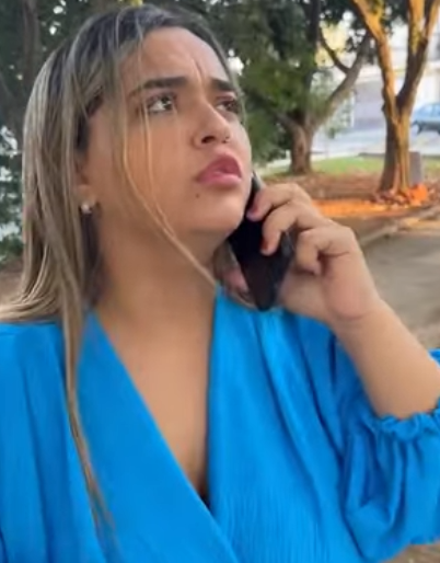 T0832003 Ela ganhou um cartaz de presente e ficou furiosa, sem imaginar o que estava por trás disso part 2