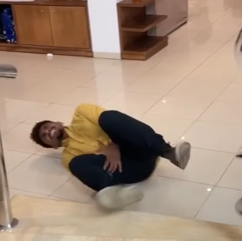 T1035004 Ele aprendeu a não ser infiel no dia do chá de bebê… com ajuda de uma milionária part 2