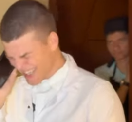 T0407012 Ela descobriu que o irmão era mais malvado do que imaginava part2