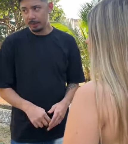 T0832007 Namorada ciumenta não entendia por que aquela mulher olhava tanto para seu namorado part 2