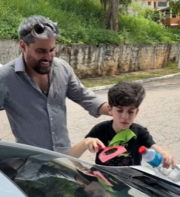 T0802010 Homem rico descobre que menino de rua seu filho part2