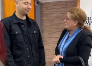 T0832002 Ela mentiu para a mãe dizendo que era chefe para não decepcioná-la part 2