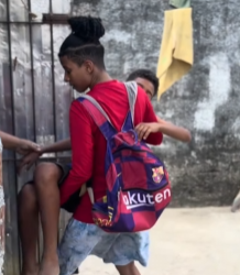 T0921003 Você aí também ajudaria se alguém chegasse pedindo comida em sua casa part2