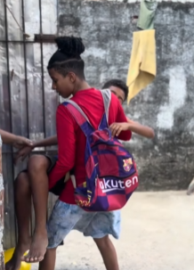 T0921003 Você aí também ajudaria se alguém chegasse pedindo comida em sua casa part2