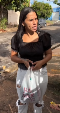 T0101003 Cliente não quer pagar por ser amiga da costureira part2