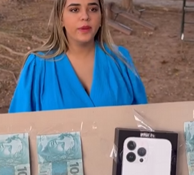 T0802001 namorado deu um cartaz de presente para ela, ela deixou sem saber que estava por trás disso part2