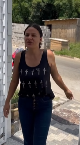 T1104007 Todos os dias ia procurar comida na casa da vizinha até que isso aconteceu PART 2