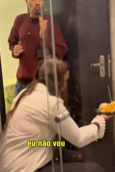 T0104015 im colocou Chris para comer no banheiro depois doque ela fez com funcionária part1