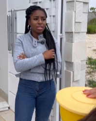 T0702002 Olha que essa garota dizia sobre essa nova vizinha part2