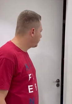 T0802002 Ele colocou uma câmera no banheiro da esposa para descobrir que ela estava fazendo part2