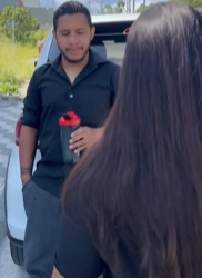 T0921001 Sua irmã lhe deu uma moto ela se recusa levá la para trabalho part2