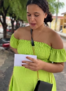 T1302004 Ela recebeu um dinheiro inesperado part2