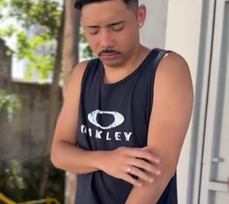 T0802017 Seu vizinho se apaixonou por ela enquanto seu marido tratava da pior maneira part 2