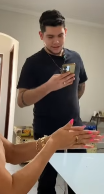 T0104018 Neto aproveita da bondade de sua avó mas sua mãe descobre part2