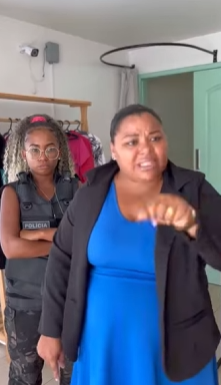 T1021004 Fαlรα Grávida usa toalha para ʀѳuɓɑʀ Loja! part2